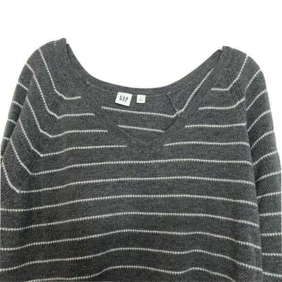 Gap Womens Sweater Large Gray White Stripes Brooklyn V-Neck - Picture 2 of 7